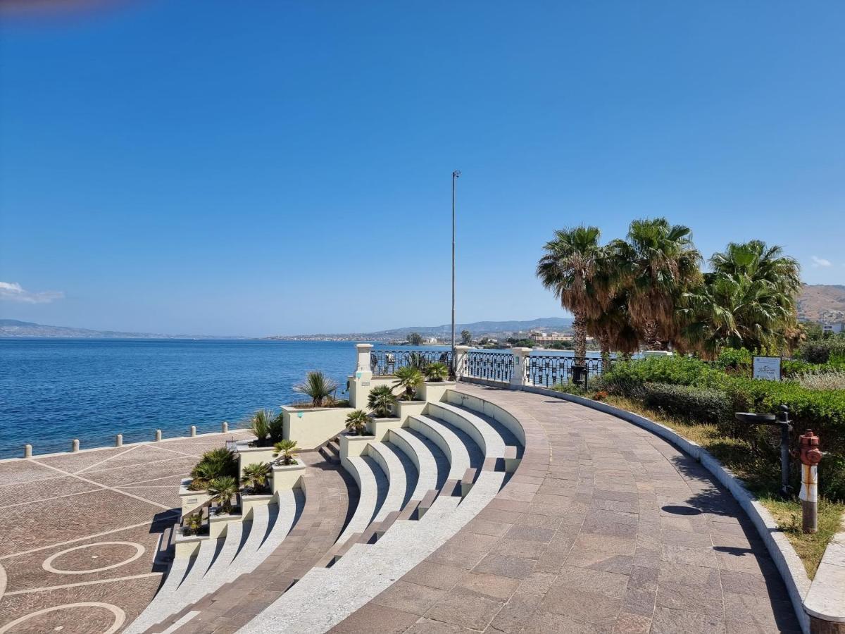 Loft Magna Grecia Reggio Calabria Centro Storico A 3 Minuti A Piedi Dal Mare Apartment ภายนอก รูปภาพ