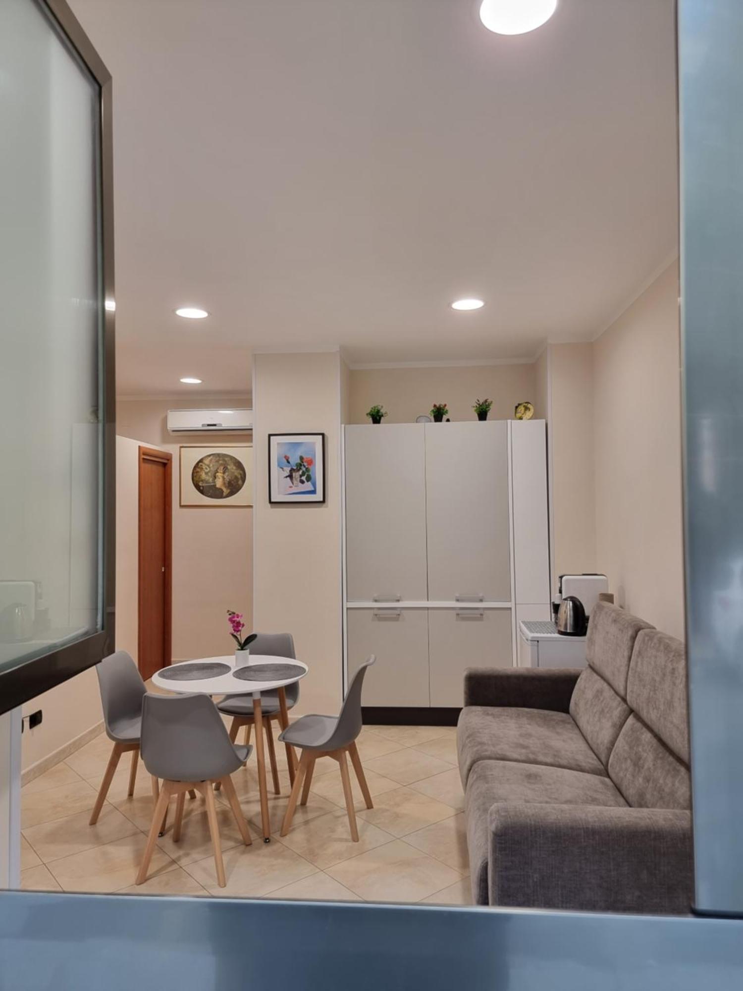 Loft Magna Grecia Reggio Calabria Centro Storico A 3 Minuti A Piedi Dal Mare Apartment ภายนอก รูปภาพ