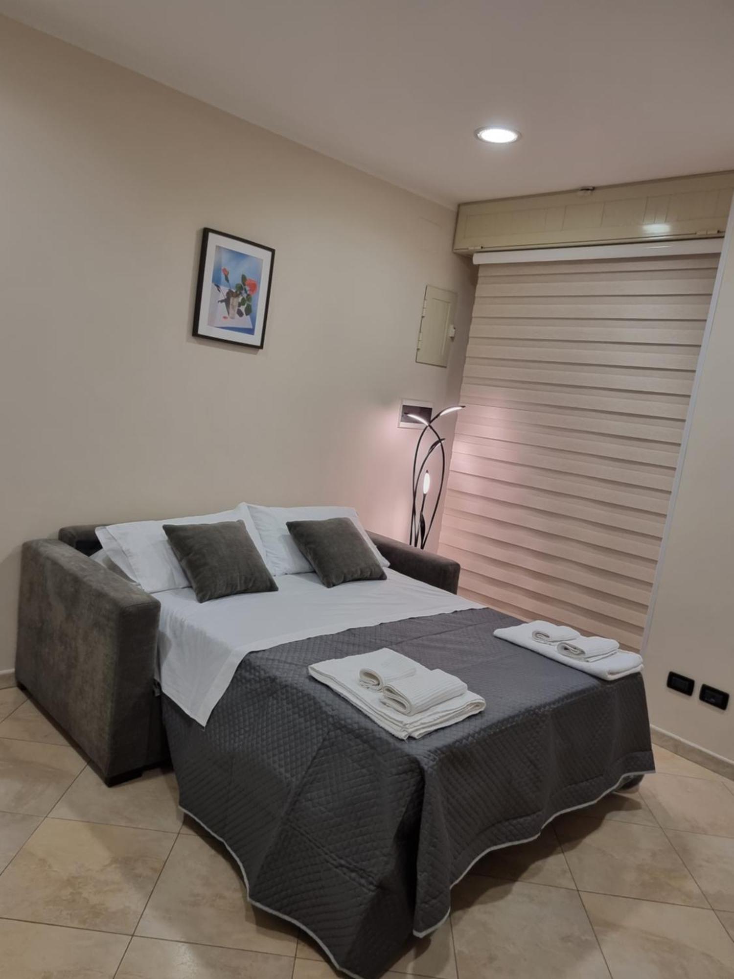 Loft Magna Grecia Reggio Calabria Centro Storico A 3 Minuti A Piedi Dal Mare Apartment ภายนอก รูปภาพ